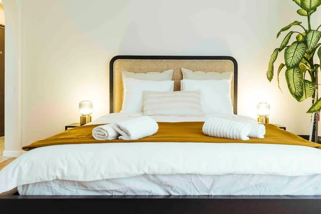 Apartment Stunning Views - Top Location - Netflix + Balcony Bucharest