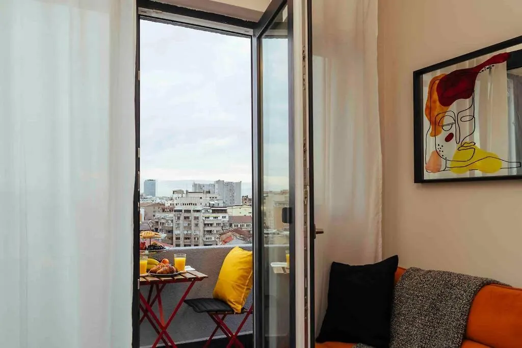 Stunning Views - Top Location - Netflix + Balcony Bukurešť Apartmán