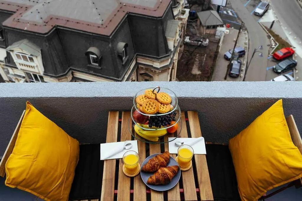 Stunning Views - Top Location - Netflix + Balcony Bukurešť
