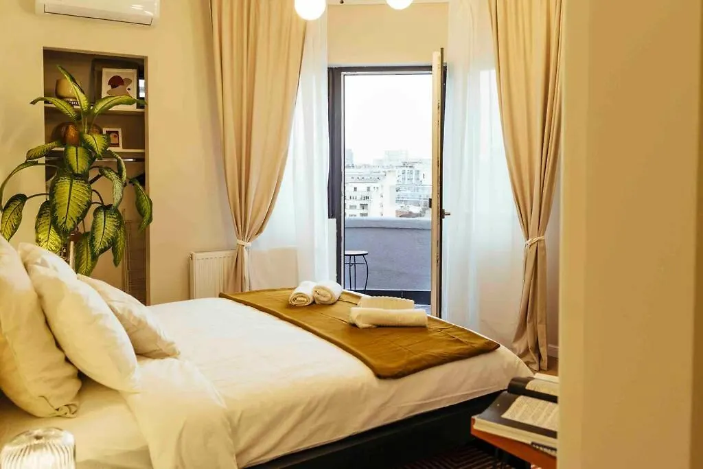 Apartment Stunning Views - Top Location - Netflix + Balcony Bucharest