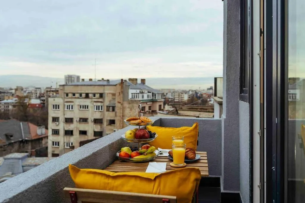Apartment Stunning Views - Top Location - Netflix + Balcony Bucharest Romania