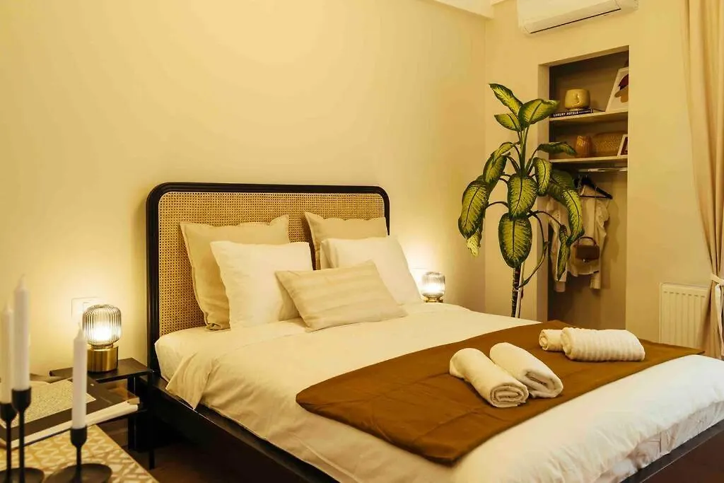 Stunning Views - Top Location - Netflix + Balcony Bucharest Apartment