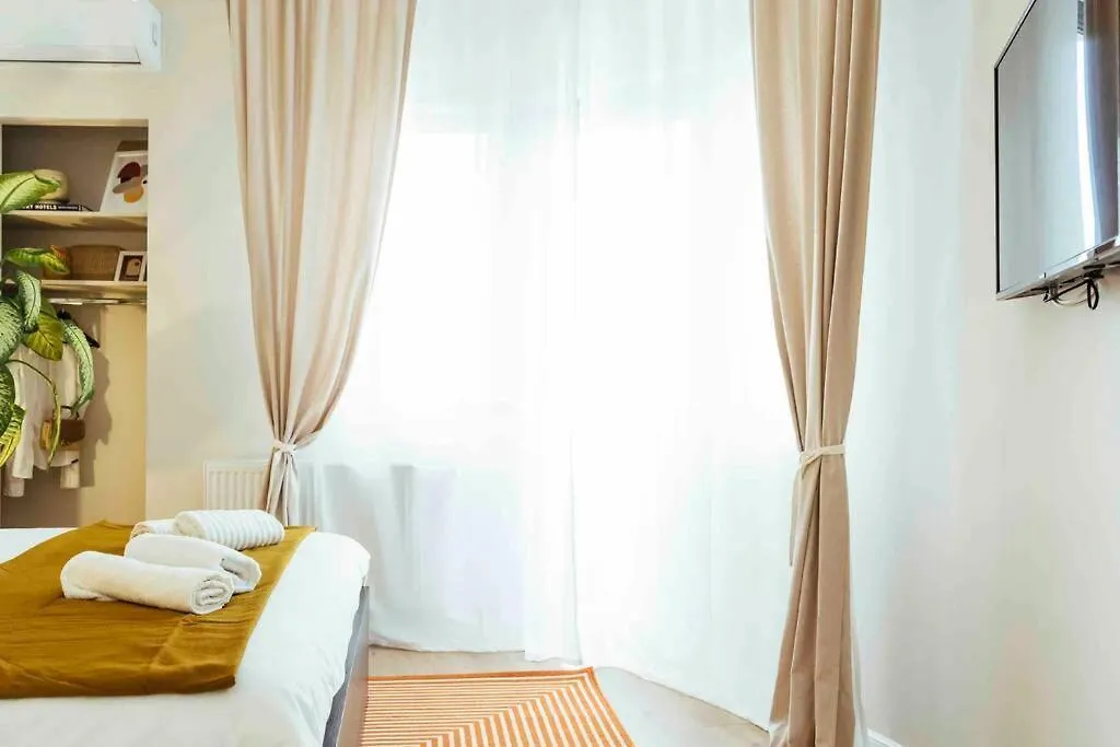 Stunning Views - Top Location - Netflix + Balcony Bucharest