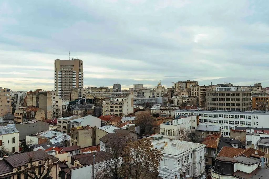 Stunning Views - Top Location - Netflix + Balcony Bucharest 0*,  Romania