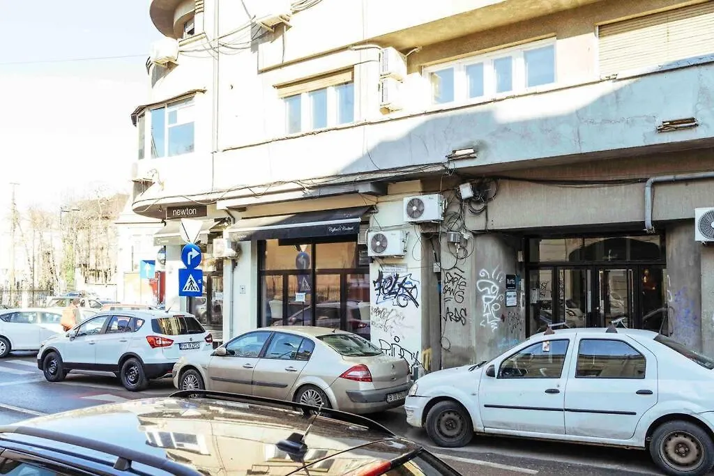 Stunning Views - Top Location - Netflix + Balcony Bucharest Apartment